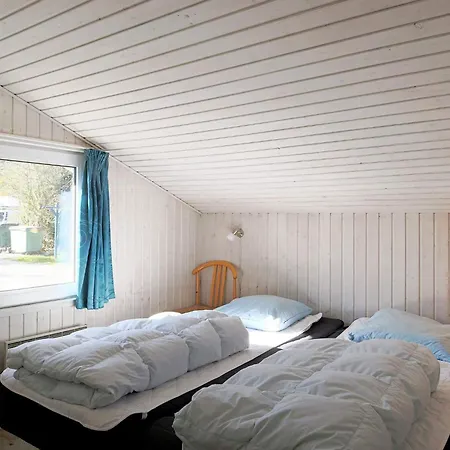 4 Star In Vaeggerlose * Bøtø By